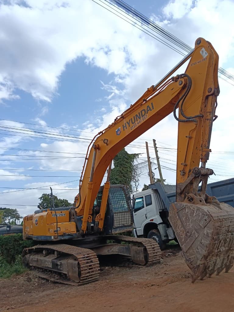 Tataman dump truck services Kenya - on-site haulage truck
